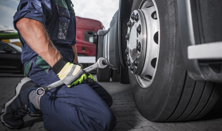 SEMI TRUCK TIRE REPAIR